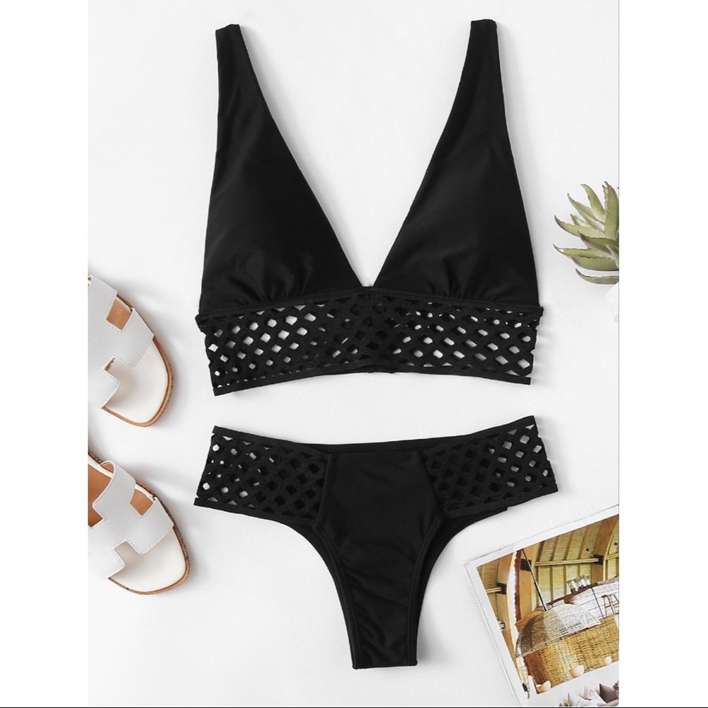 ✨NEW✨ Hollow Out Hem Bikini